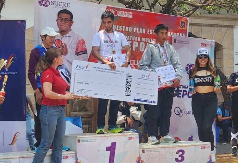 Jhoselyn Camargo y Rubén Arando se impusieron la Carrera Pedestre Ovación